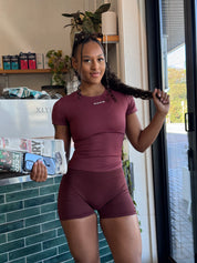 AURA SHORT SLEEVE COMPRESSION TOP - BURGUNDY