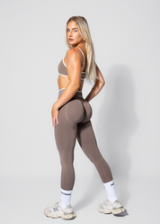 CONTOUR SEAMLESS SCRUNCH BUM LEGGINGS - BROWN