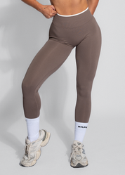 CONTOUR SEAMLESS SCRUNCH BUM LEGGINGS - BROWN