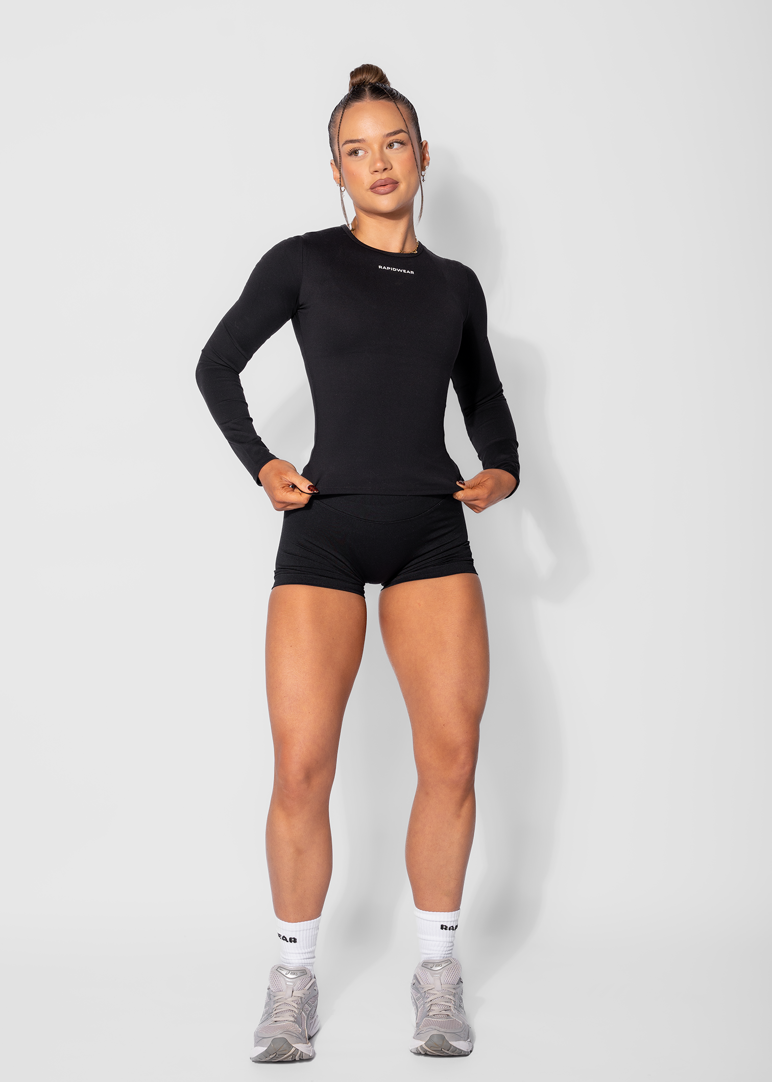 FORM FITTED LONG SLEEVE - BLACK