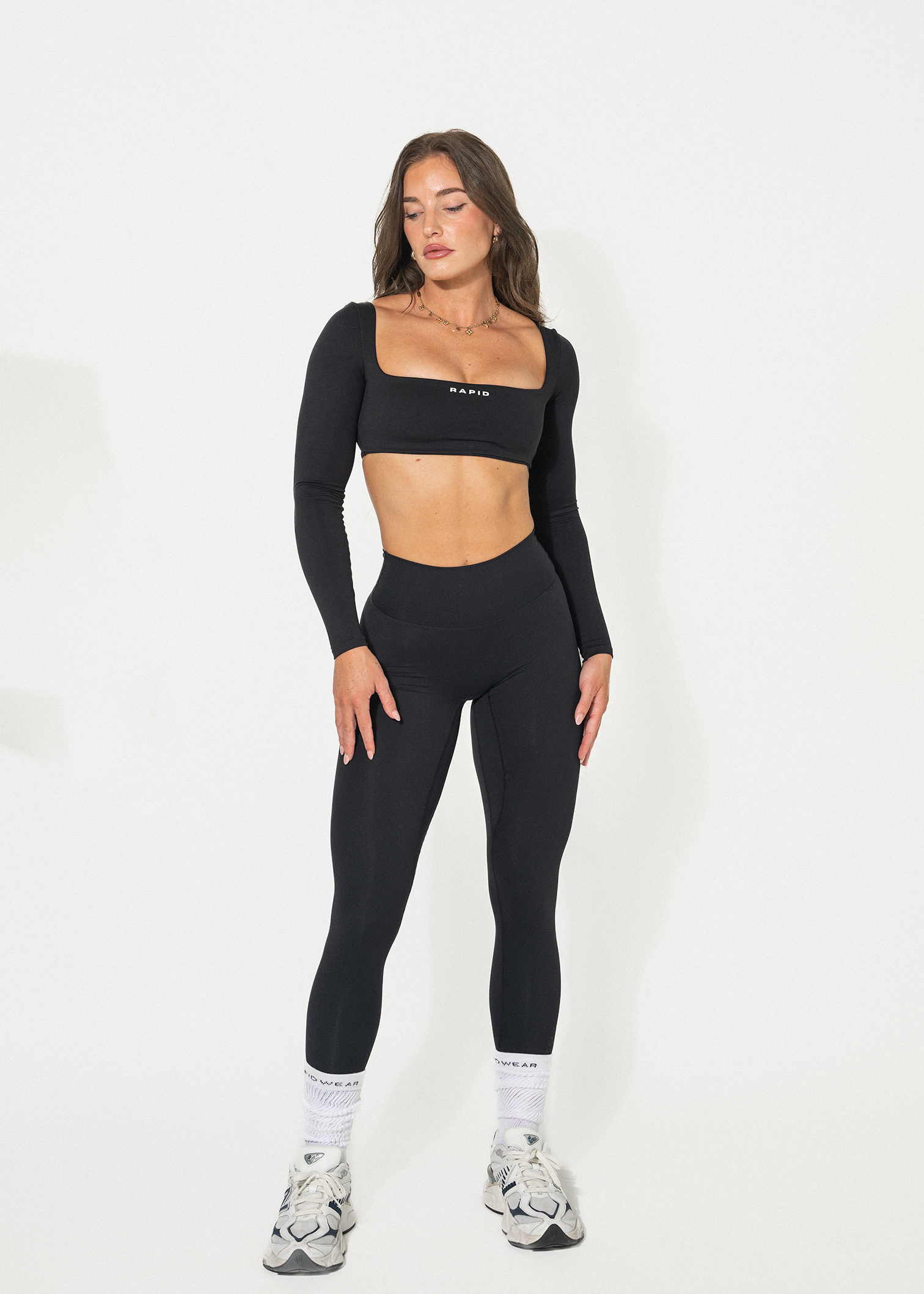 CLEO SCOOP LONG SLEEVE - BLACK