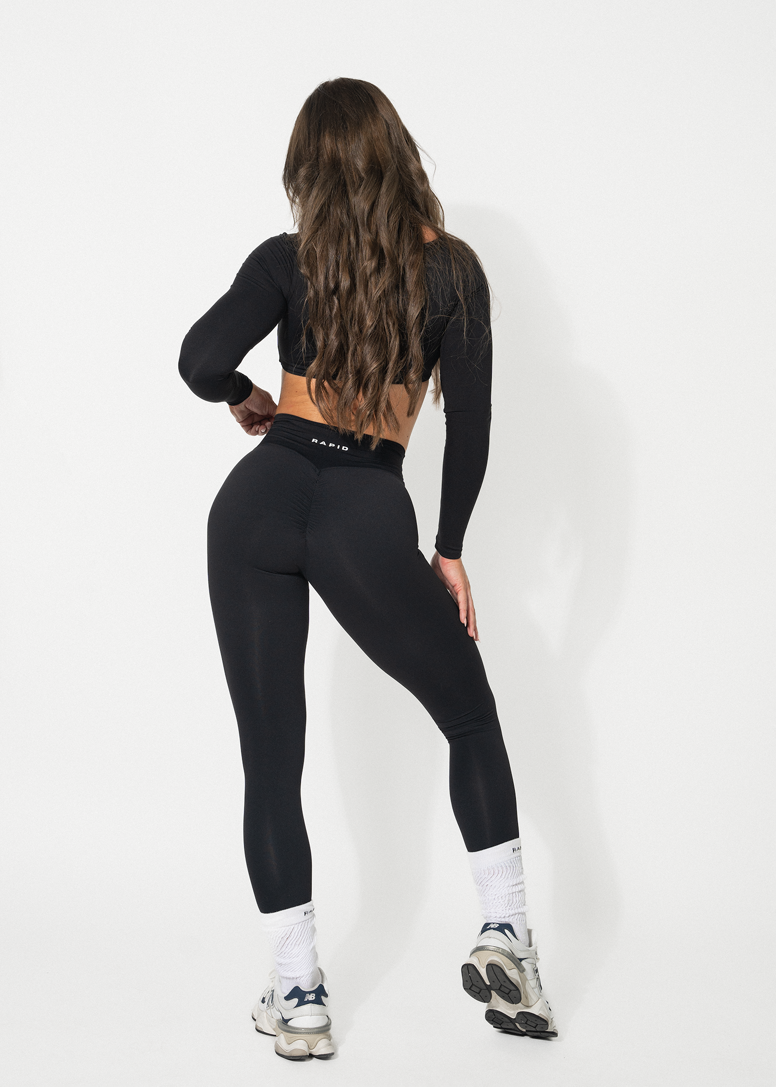 CLEO SCRUNCH LEGGINGS - BLACK