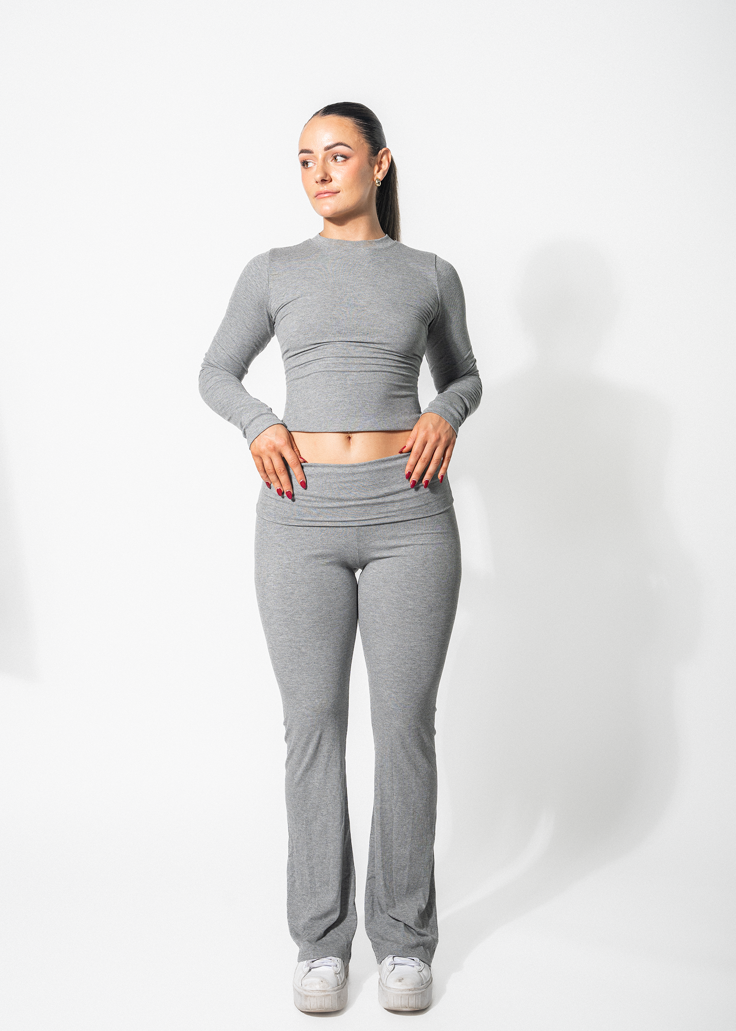 FITTED LOUNGE FLARE LEGGINGS - GREY