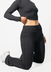 FITTED LOUNGE FLARE LEGGINGS - BLACK