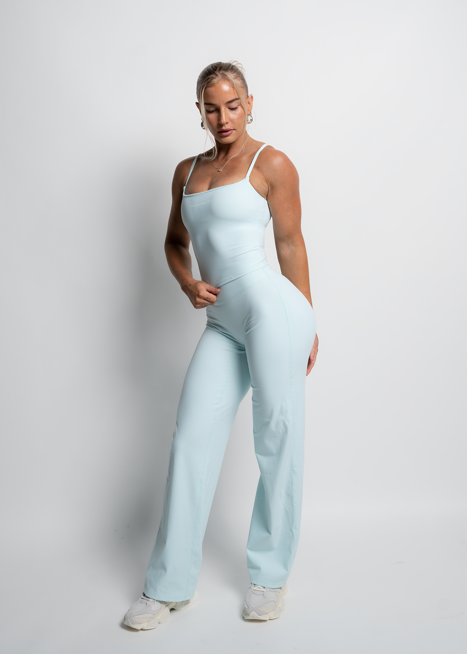 FLOW TANK - CLOUD BLUE