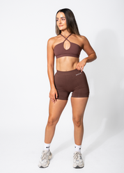 MAE V-SCRUNCH SEAMLESS SHORTS - COFFEE