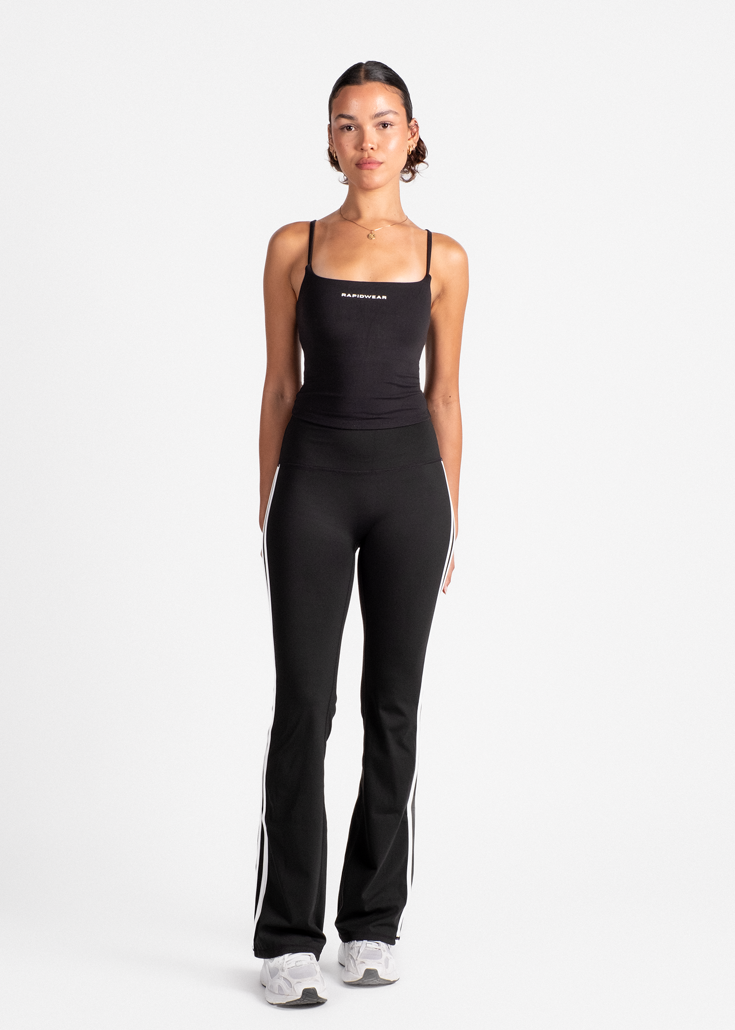 FORM STRIPED FLARES - BLACK