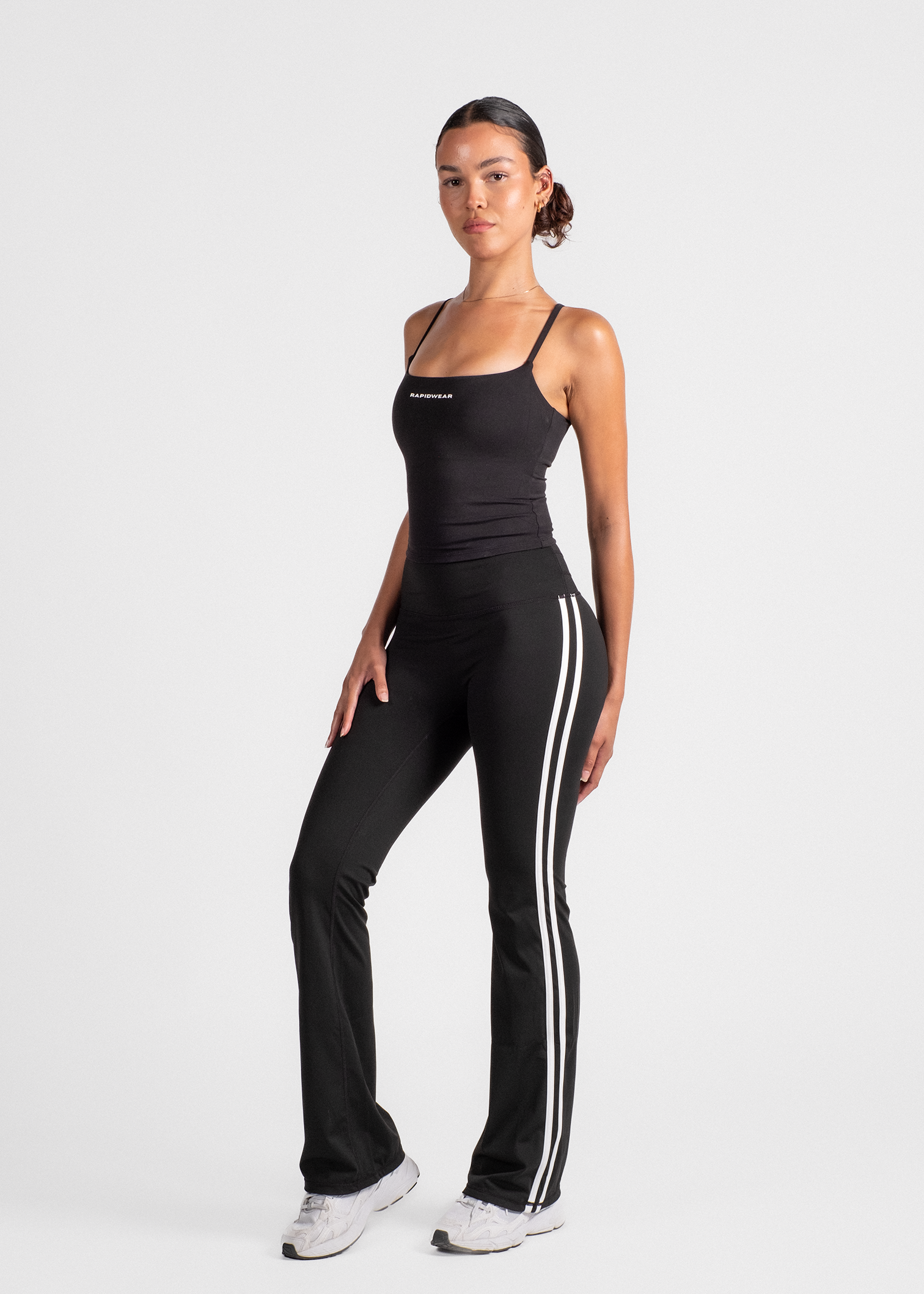 FORM STRIPED FLARES - BLACK