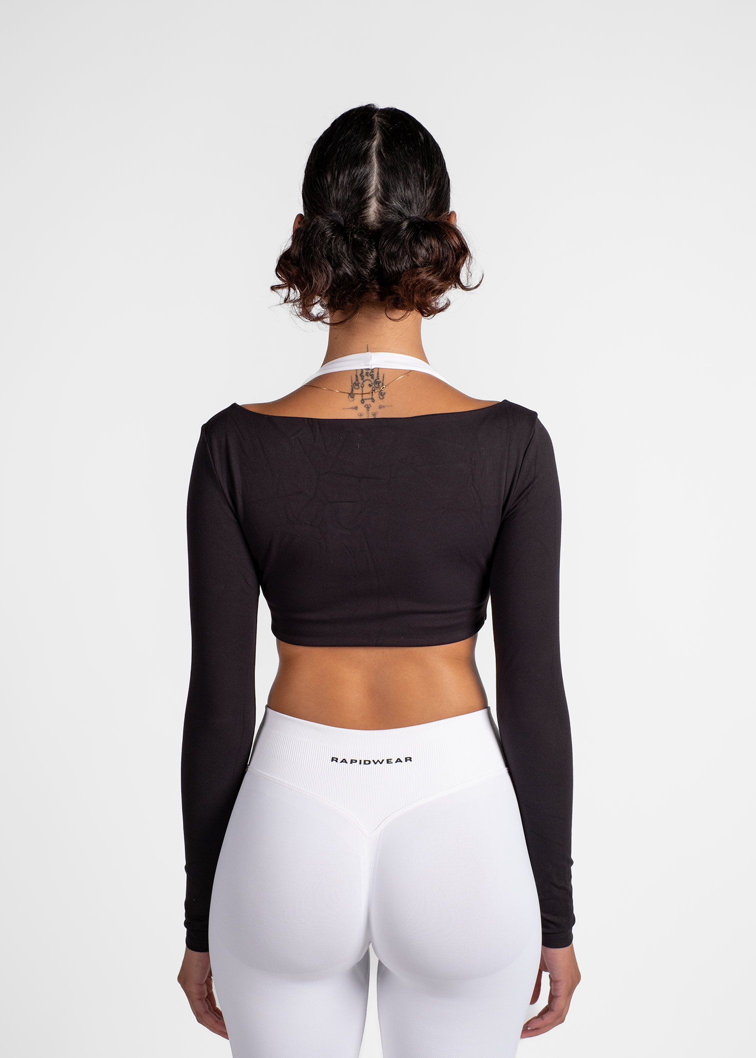 ARIA LONG SLEEVE CROP - BLACK