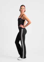 FORM STRIPED FLARES - BLACK