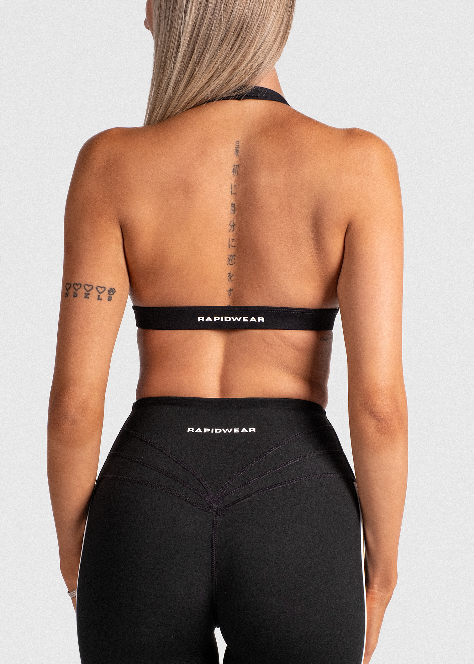 FORM HALTER BRA - BLACK