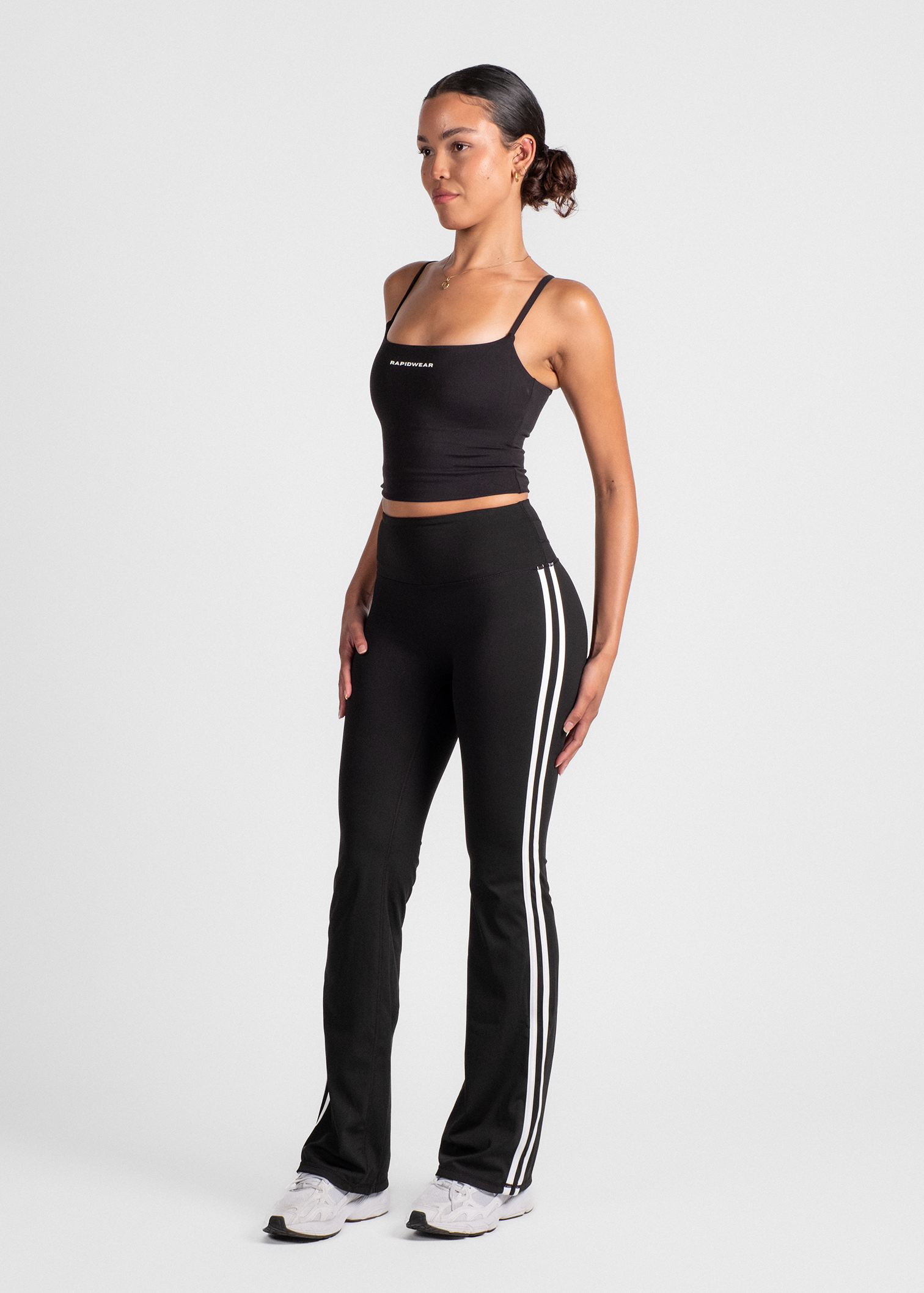FORM STRIPED FLARES - BLACK
