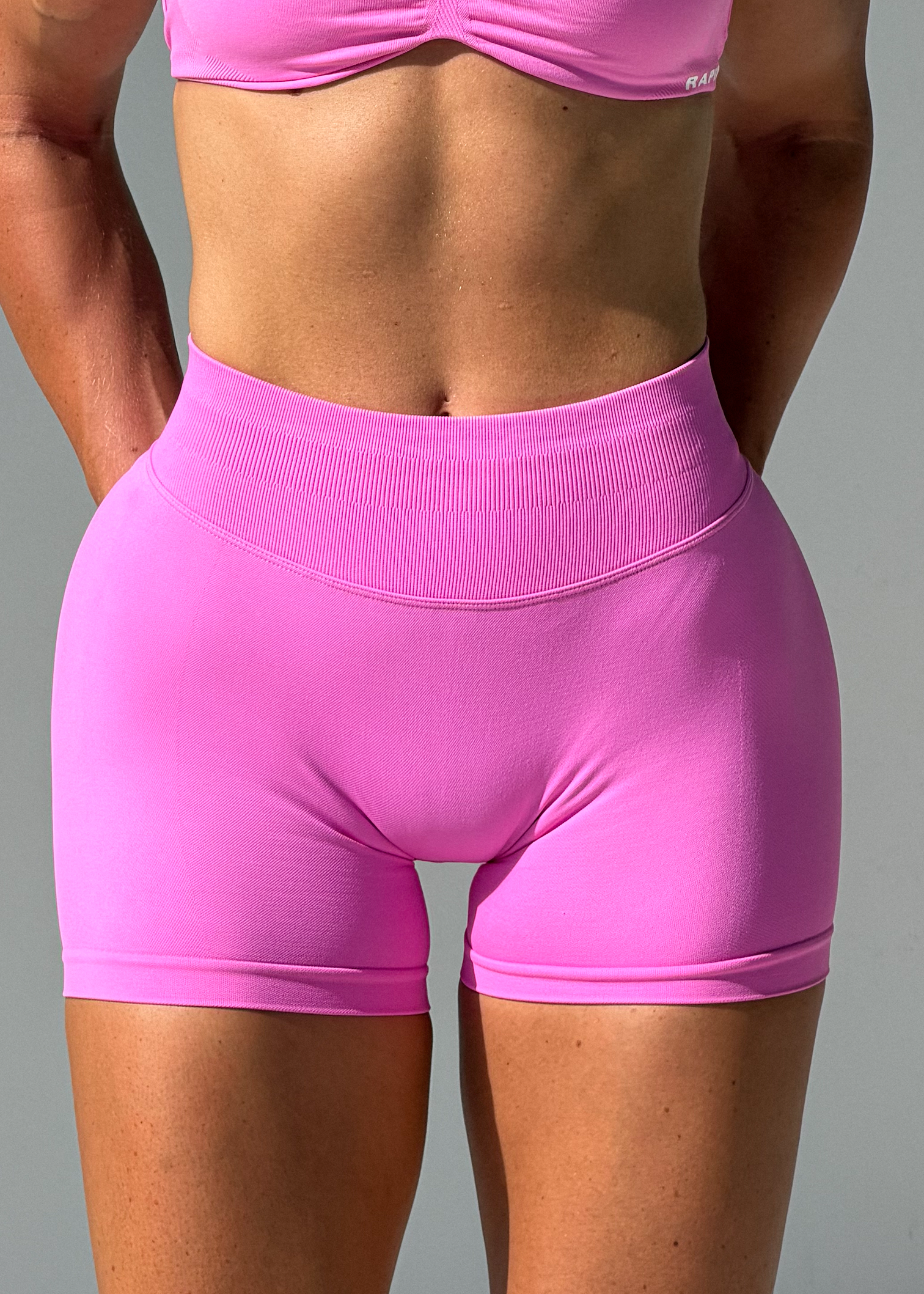 BALANCE SCRUNCH BUM SHORTS - BARBIE PINK