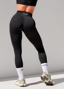 STUDIO ESSENTIAL LEGGINGS - BLACK